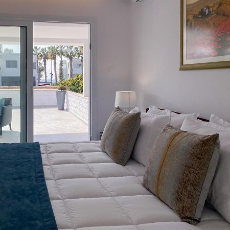 Phaedrus Living: Luxury Flat Semeli Apartment Paphos Bagian luar foto