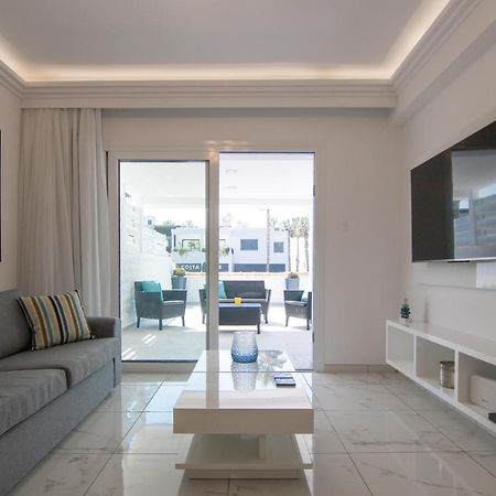 Phaedrus Living: Luxury Flat Semeli Apartment Paphos Bagian luar foto