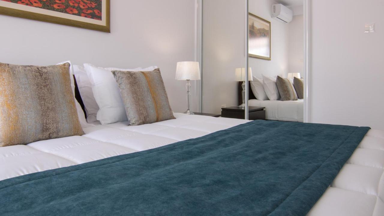 Phaedrus Living: Luxury Flat Semeli Apartment Paphos Bagian luar foto