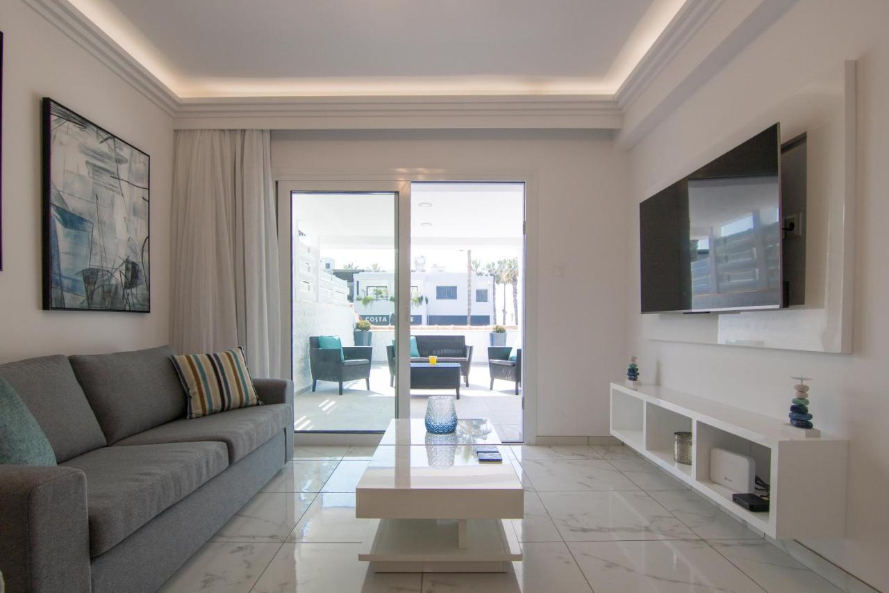 Phaedrus Living: Luxury Flat Semeli Apartment Paphos Bagian luar foto