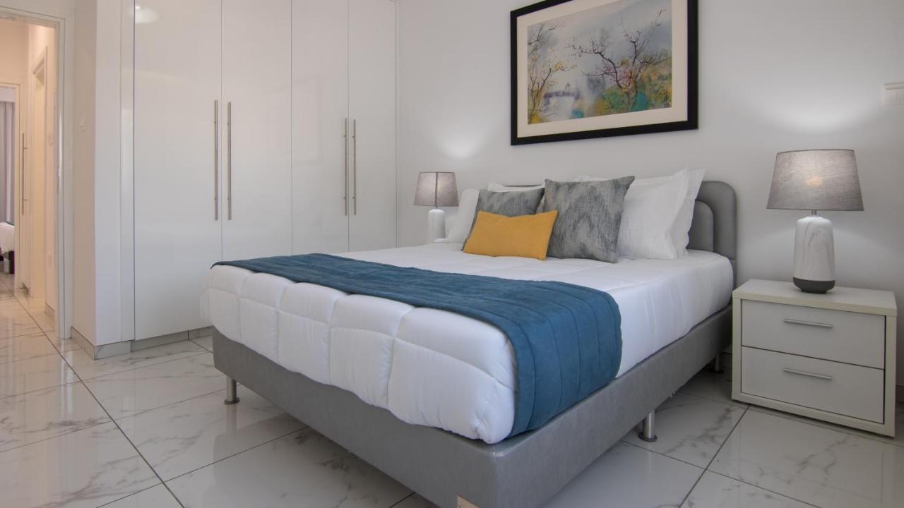 Phaedrus Living: Luxury Flat Semeli Apartment Paphos Bagian luar foto