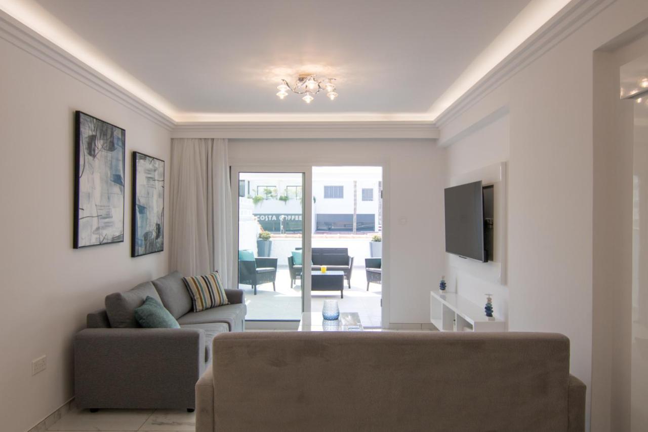 Phaedrus Living: Luxury Flat Semeli Apartment Paphos Bagian luar foto