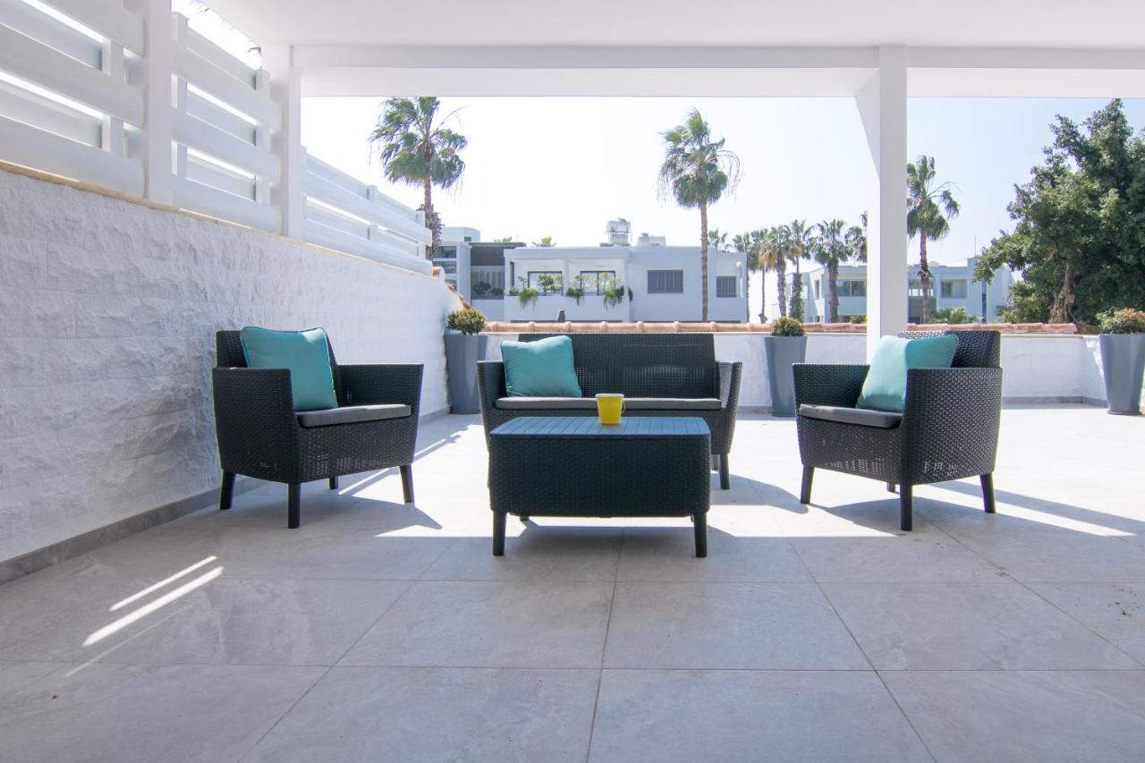 Phaedrus Living: Luxury Flat Semeli Apartment Paphos Bagian luar foto